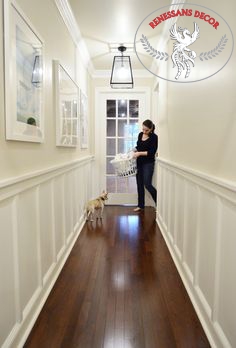 Lambri, revestimento em Boiserie na parede e  molduras decorativas