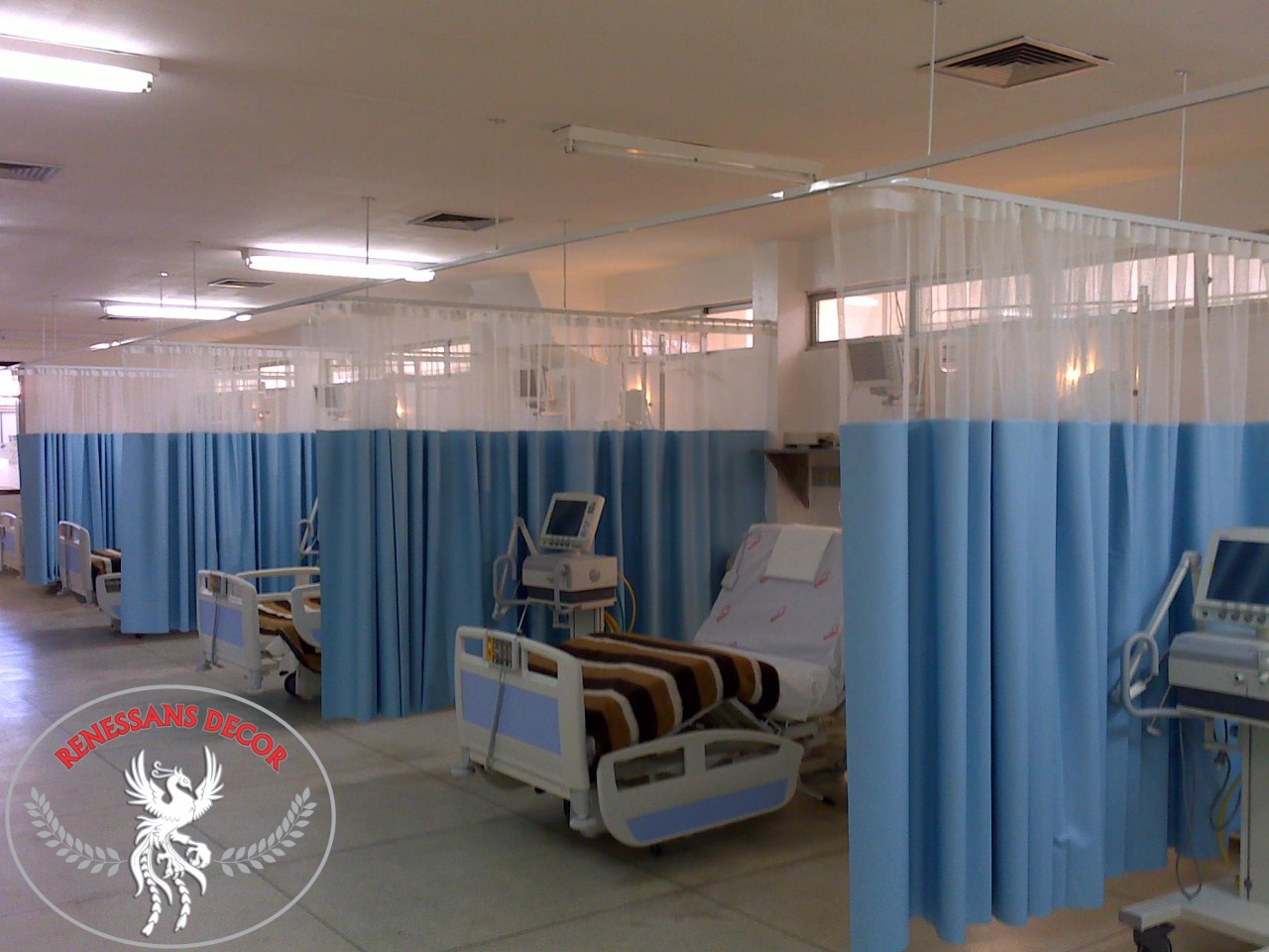 Trilho curvo para cortina divisória hospitalar – Trilho Suisso