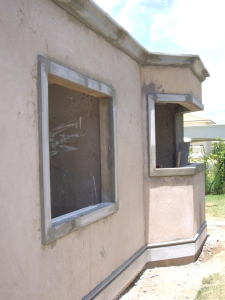 Guarnicao de janelas e portas em isopor para area externa