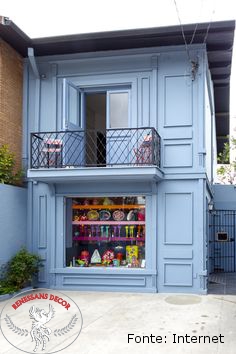 Fachada de loja com boiserie, estilo europeu francês e provençal