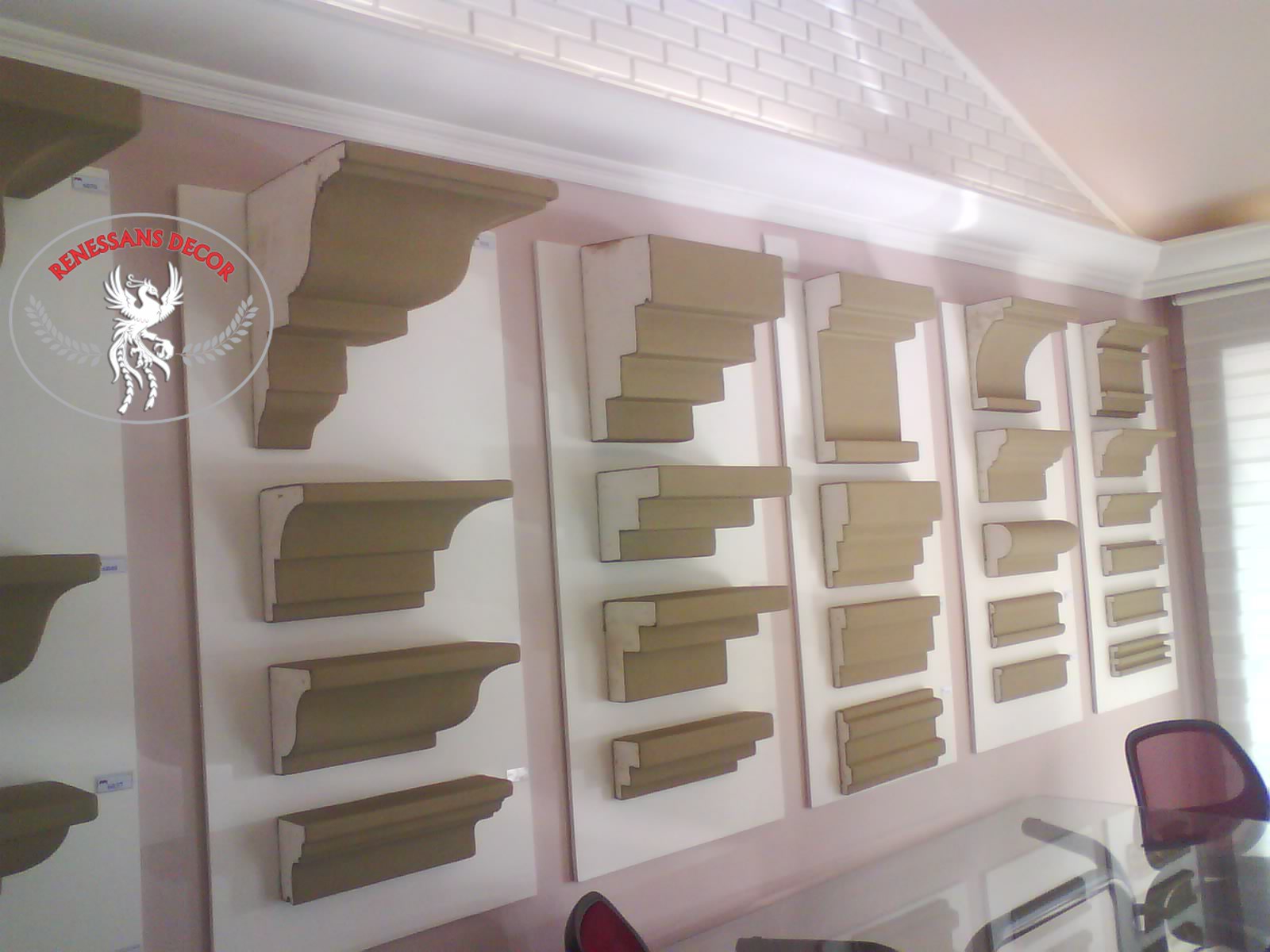 Moldura externa para casas que substitui moldura de cimento