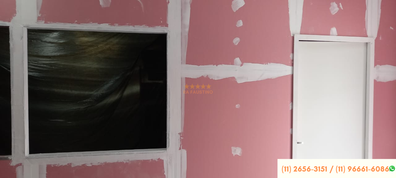 Divisória de gesso acartonado (drywall)