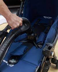Limpeza e manutenção de carrinhos de bebê