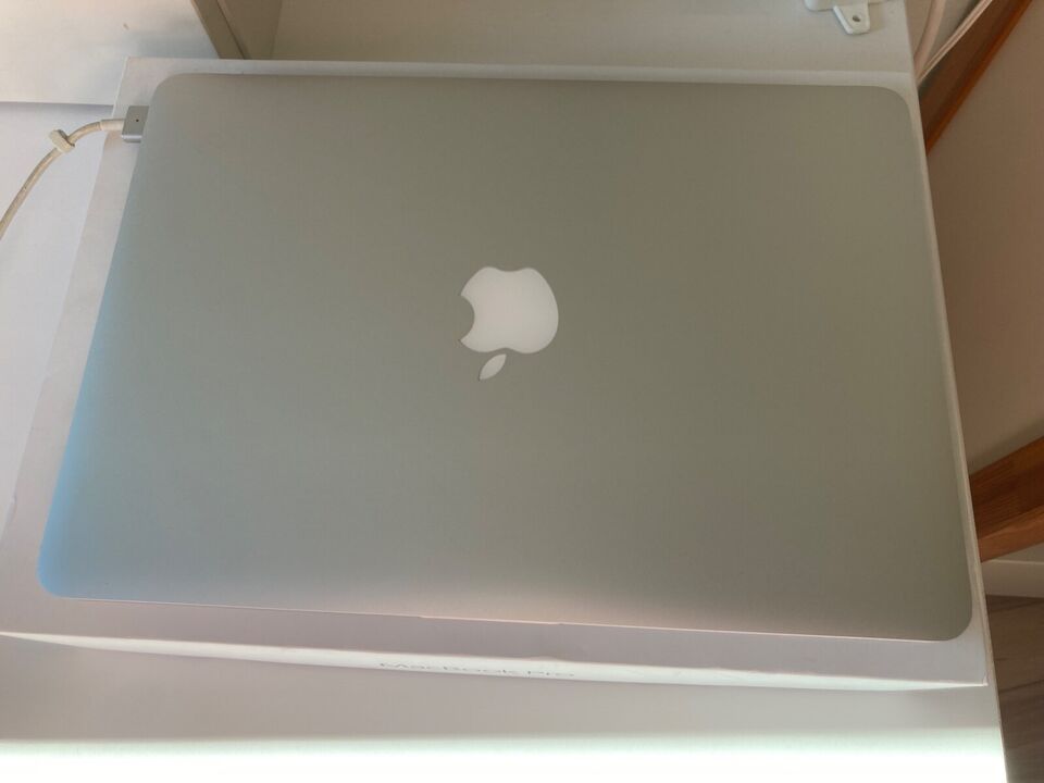 Apple MacBook Pro 13 128 GB SSD Intel i5 Dual Core 2 70 GHz 8 GB